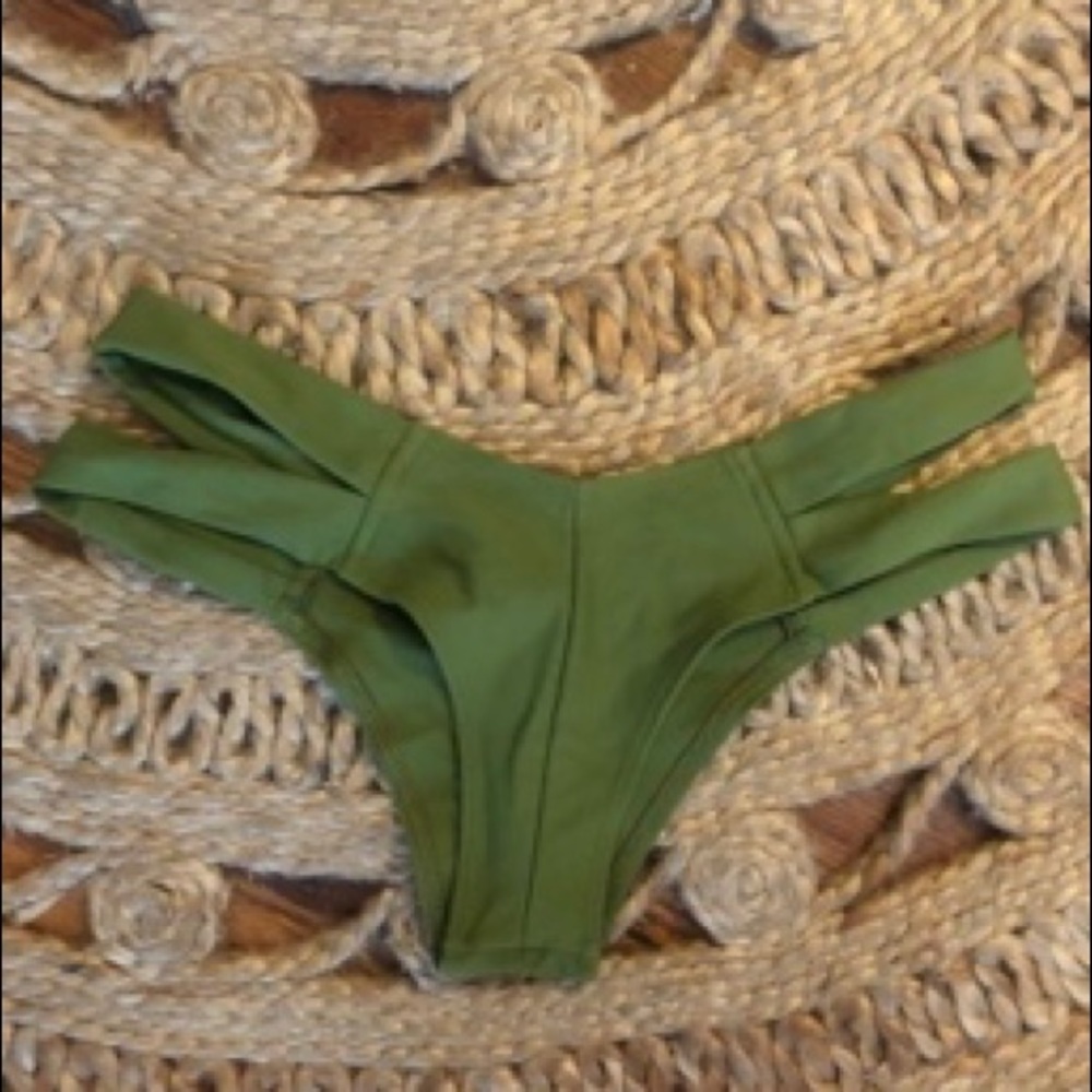 Montce bottoms